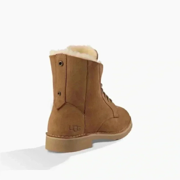 [US11] UGG  Women's Quincy Winter Boots- EUC - Picture 3 of 12